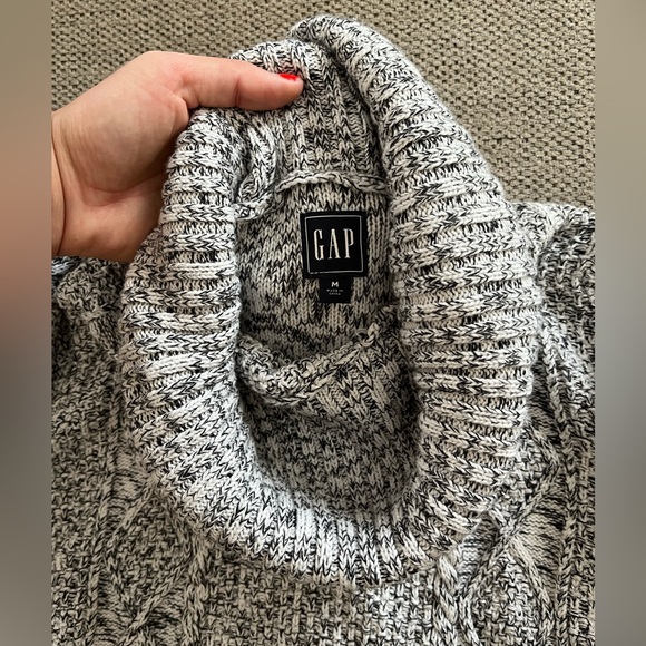 Gap women’s turtleneck sweater - Picture 5 of 5